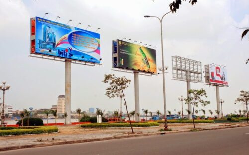 Pano quảng cáo ngoài trời khổ lớn