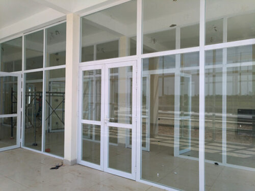 Vách nhôm kiếng